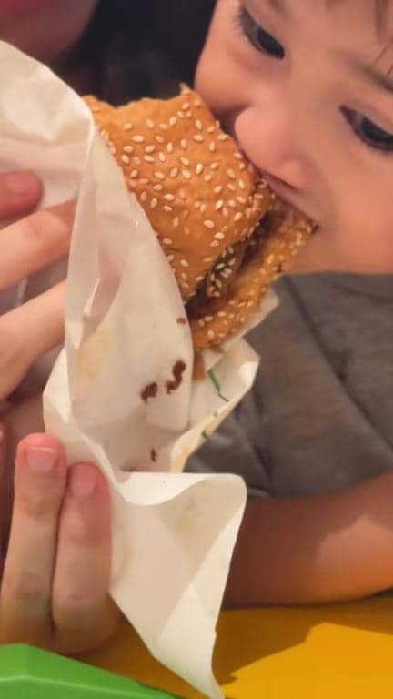 Greenlight Burgers by Alvin Cailan photo 2