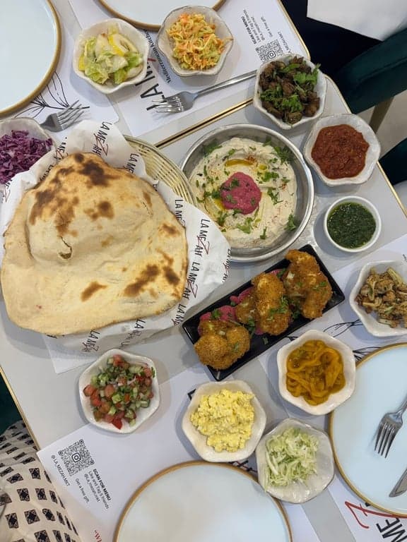 La Mezah Cafe & Mediterranean Kitchen photo 2
