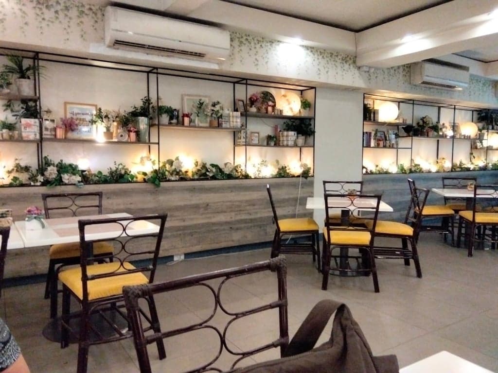 Happy Garden Cafe by Bizu photo 3