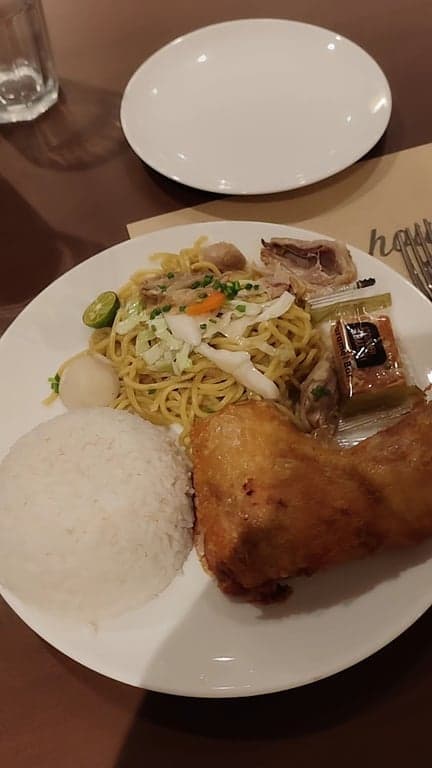 Max's Restaurant photo 2