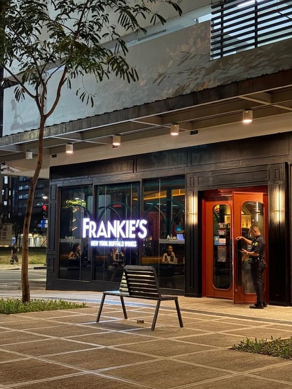 Frankie's New York Buffalo Wings Crossroads BGC photo 3
