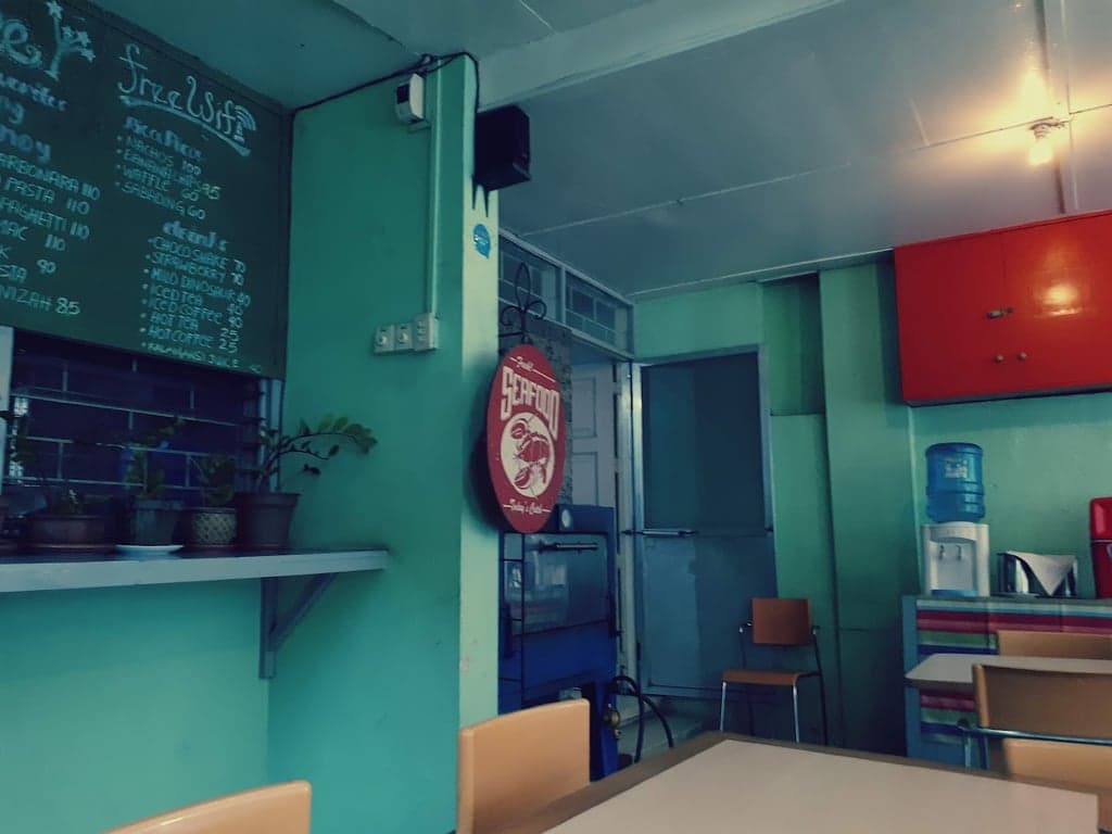 We Love Food Larla Food House cover photo