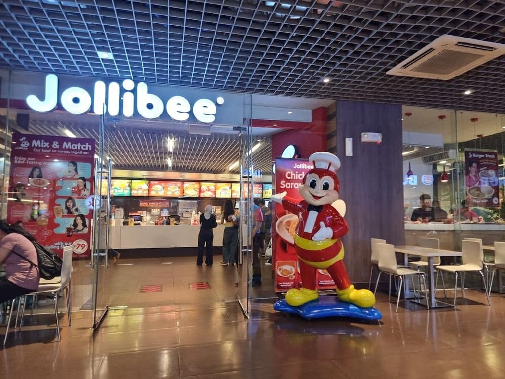 Jollibee W City Center photo 3