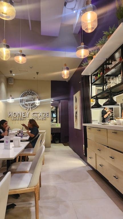 Honey Glaze Bakery & Kitchen - Greenbelt Madison photo 3