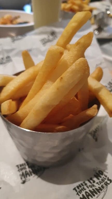 Burger & Lobster Manila photo 2