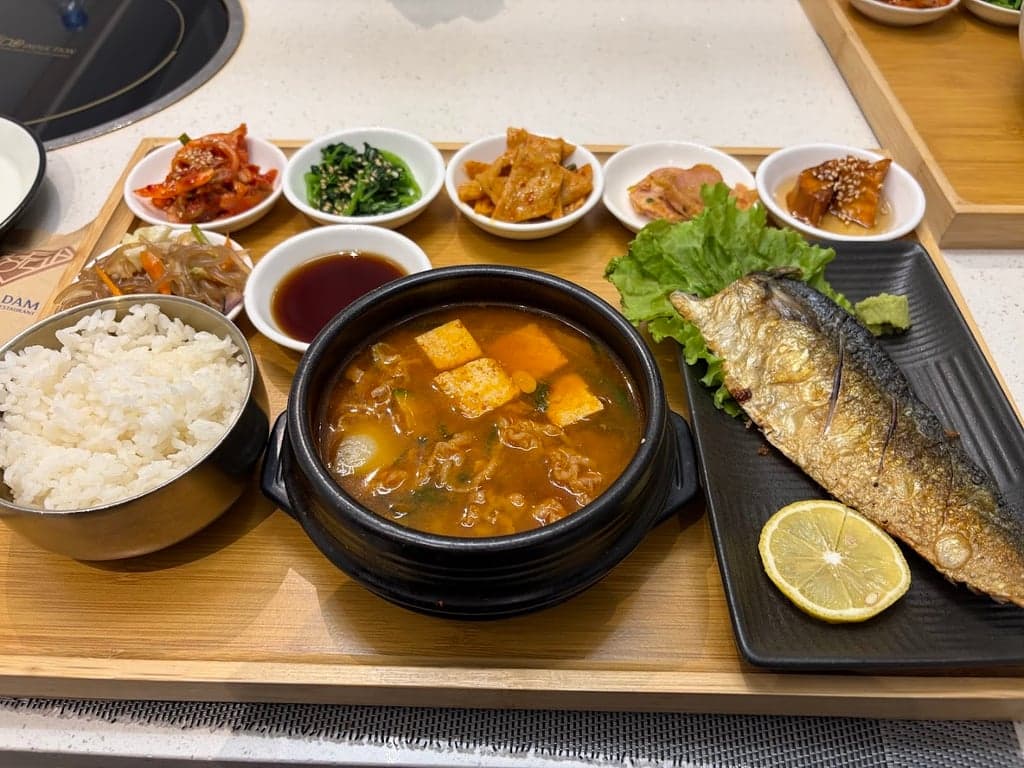 Chung Dam Korean Casual Dining BGC photo 3