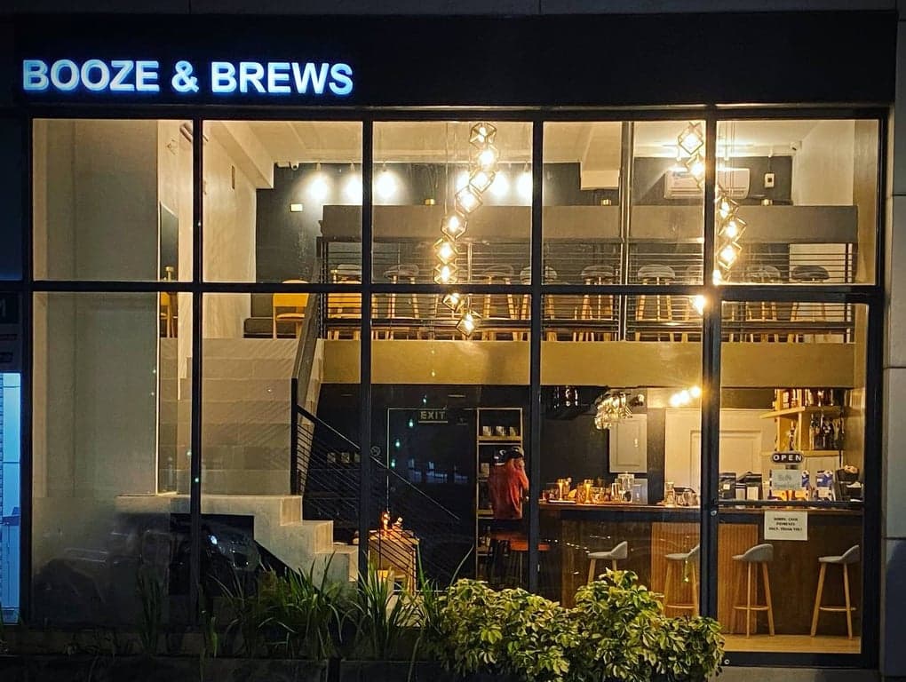 Booze & Brews Bar & Café cover photo