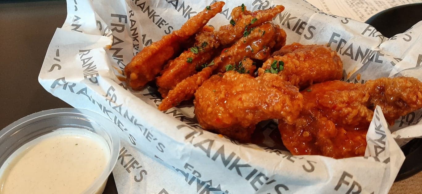 Frankie's New York Buffalo Wings - SM Aura photo 3