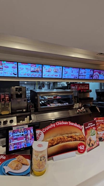 Jollibee The Landmark photo 2