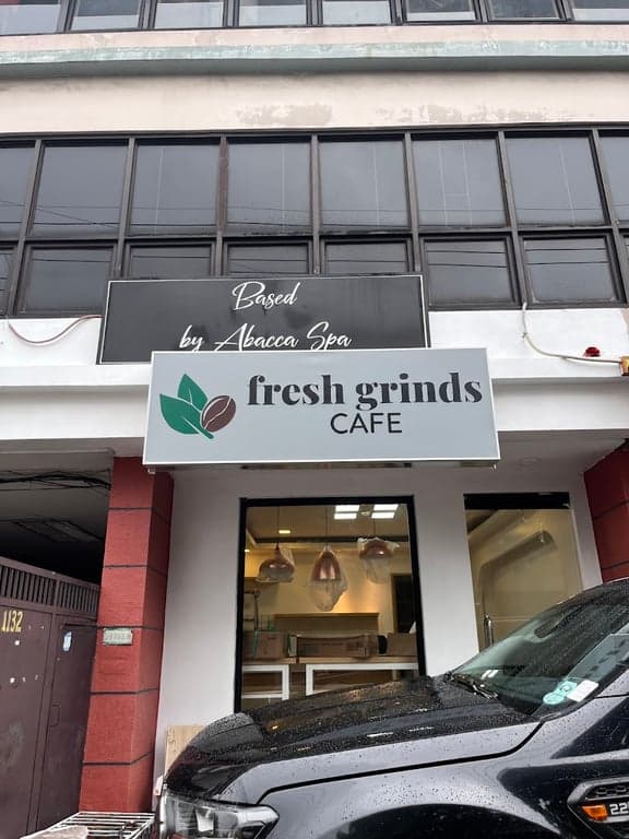 Fresh Grinds Cafe cover photo