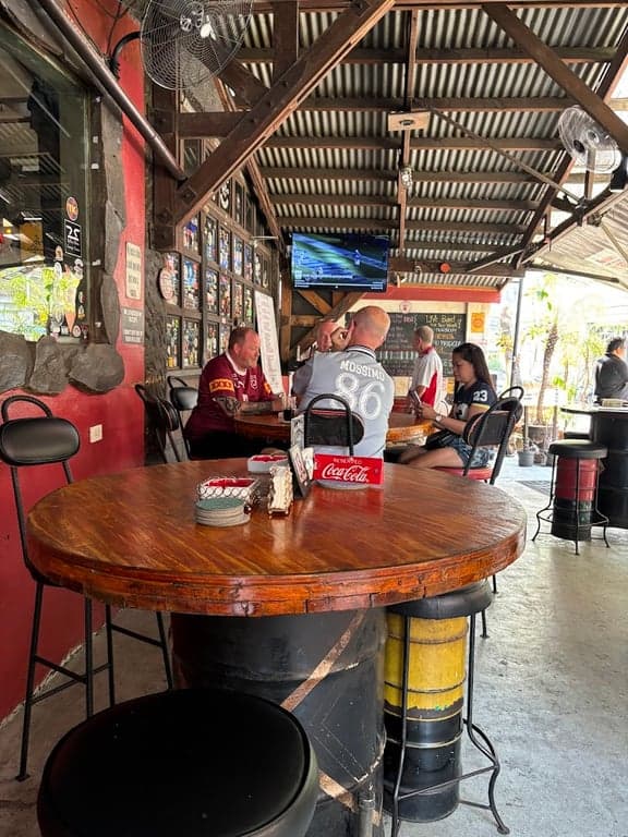 Handlebar Bar and Grill photo 3