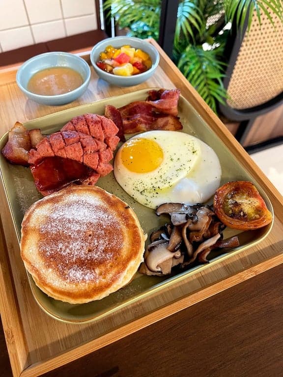 Brunch Bureau Legazpi Village photo 3