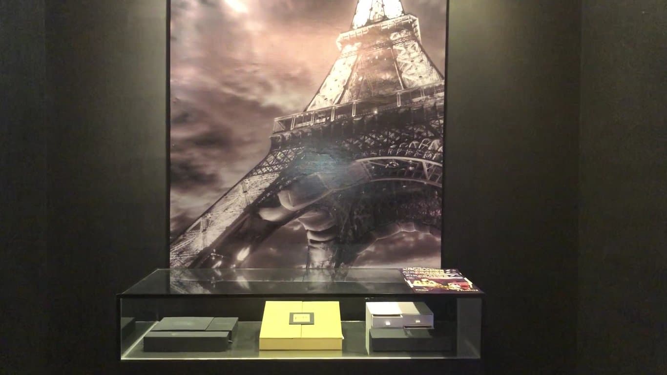 Society Lounge photo 2