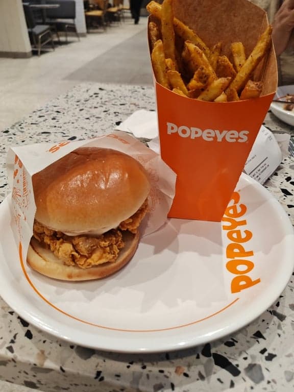 Popeyes Chicken - Bonifacio Stopover photo 3