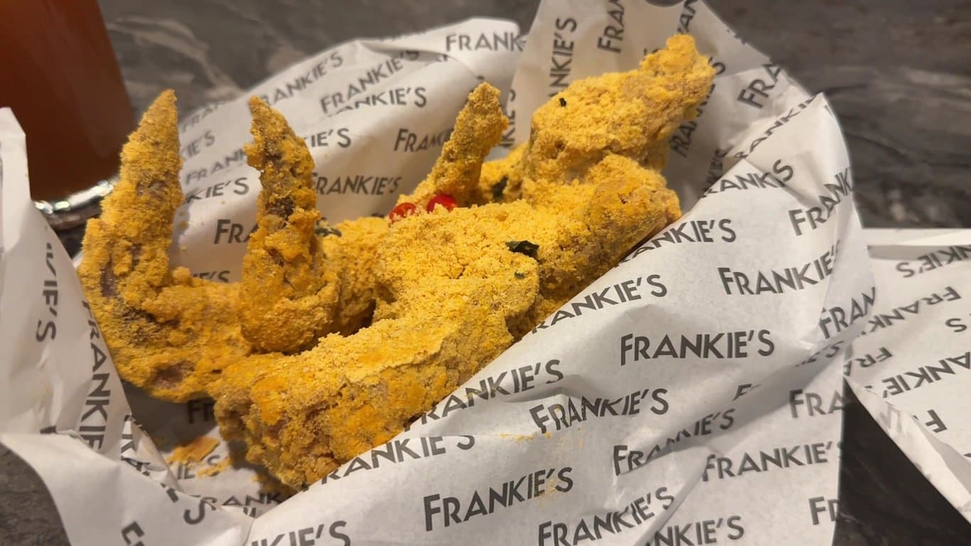 Frankie's New York Buffalo Wings - Avida Turf BGC photo 2