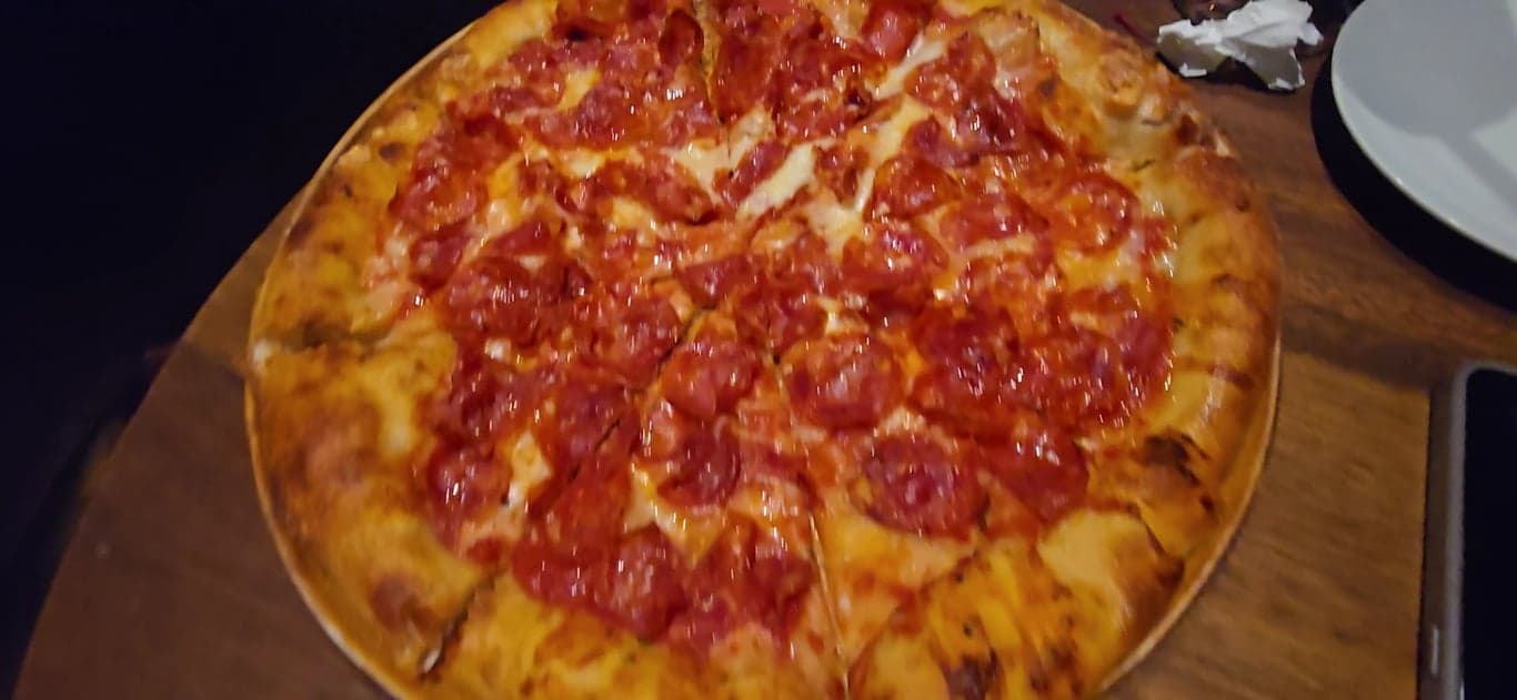 Pink's Hotdogs & Pizza Sisters Salcedo photo 2