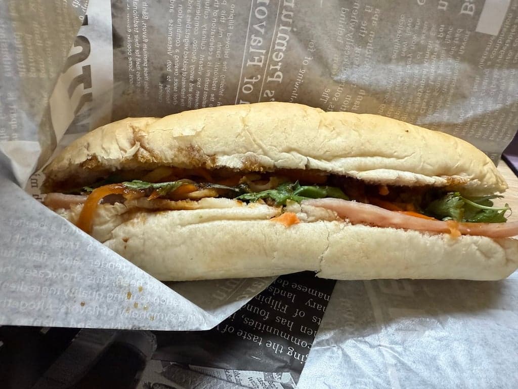 Bánh Mì Kitchen Cà Phê - Petron Bel Air photo 3