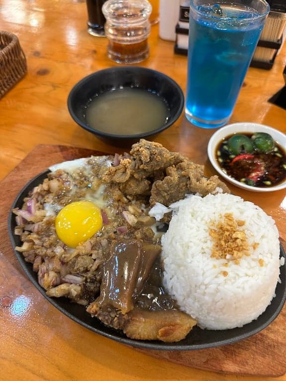 KrispyPapi Makati San Antonio photo 3