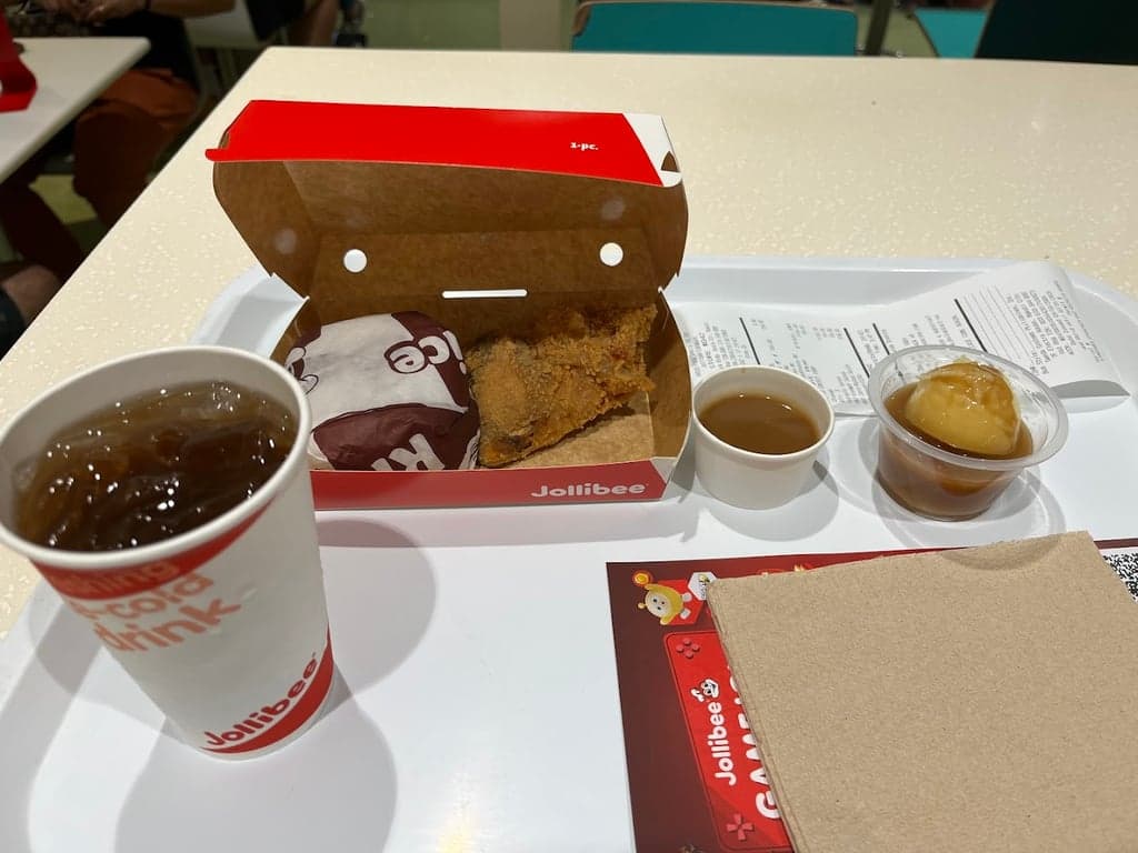 Jollibee The Landmark photo 3