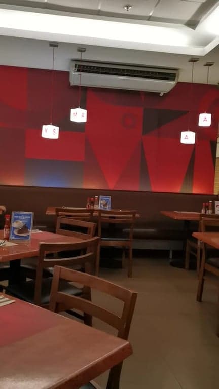 Max's Restaurant photo 2